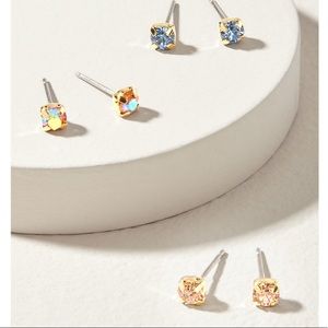 STELLA & DOT Warm/Cold Stud Set